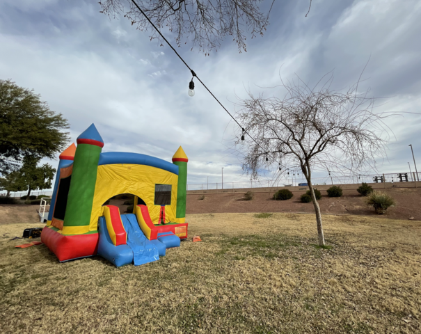 Crazy Bounce House Combo with slide and basketball hoop (Wet)