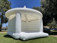 Elegant Inflatable Bounce House