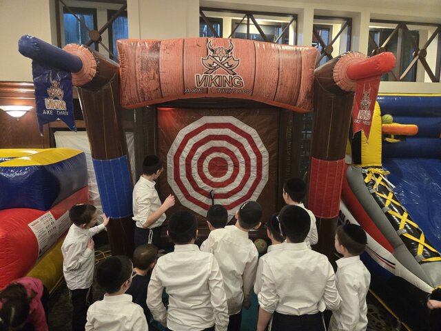 🎯 Inflatable Axe Throwing, Archery and Velcro Blow Dart Game Ultimate Interactive Fun! 🏹 🎯 Inflatable Axe Throwing, Archery and Velcro Blow Dart Game Ultimate Interactive Fun! 🏹