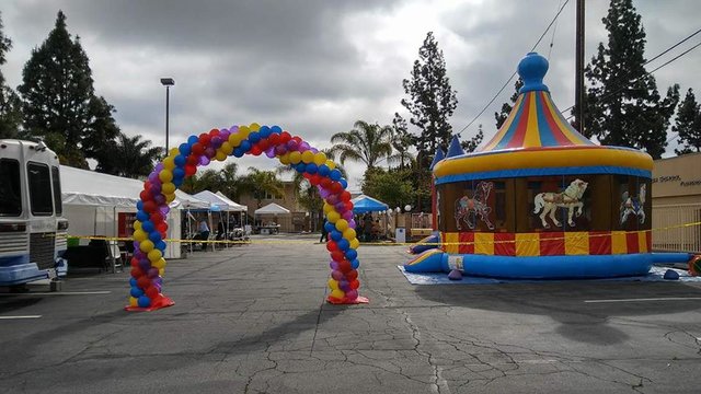 Large Balloon Arch 10'x10' ($299.99 each) Large Balloon Arch 10'x10' ($299.99 each)