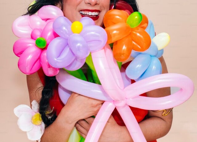 Balloon Twisting Artist Balloon Twisting Artist