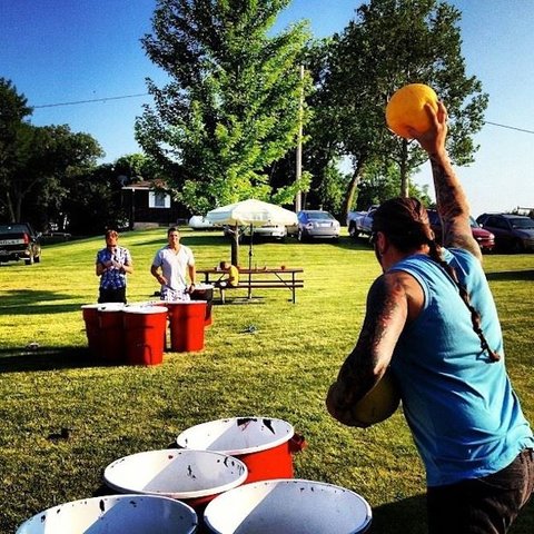 Giant Beer Pong Giant Beer Pong