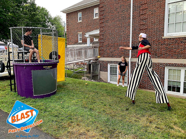 Dunk-booth-for-rent-in-ME-or-NH