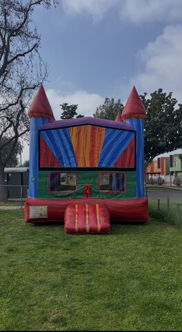 RAINBOW BOUNCE HOUSE WITH MINI BASKETBALL HOOP RAINBOW BOUNCE HOUSE WITH MINI BASKETBALL HOOP