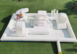White Splash Pad / Soft Play 11-01
