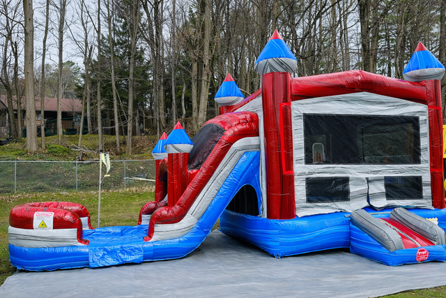 Medieval Castle Dual Lane Bounce House Combo (WET) Medieval Castle Dual Lane Bounce House Combo (WET)