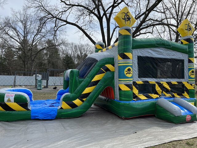 Hazard Dual Lane Bounce House Combo (DRY) Hazard Dual Lane Bounce House Combo (DRY)