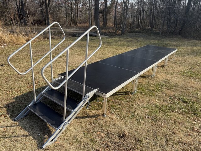 4' x 12' Runway 4' x 12' Runway