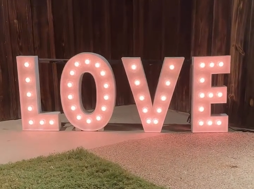 4 to 6 Marquees 4 to 6 Marquees