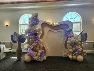 Tan and White Triple Wavy Wall without Stage