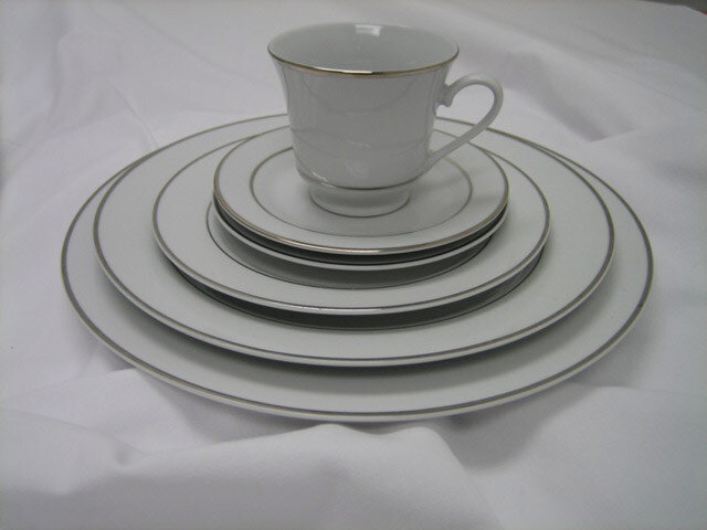 6″ Bread and Butter Plate White with Silver Rim