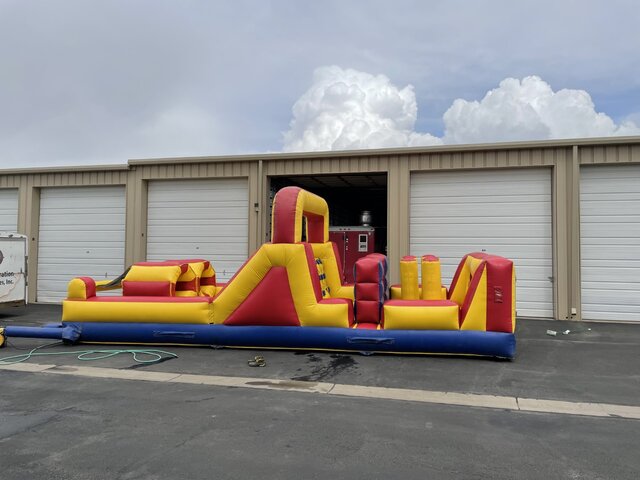 30' obstacle course with slide