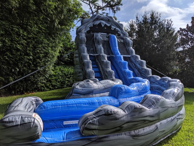 18’ dual lane Avalanche waterslide 18’ dual lane Avalanche waterslide
