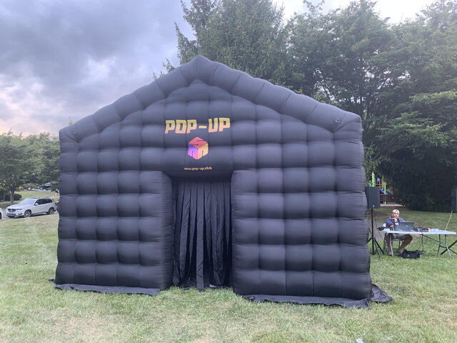 POP-UP HOUSE POP-UP HOUSE