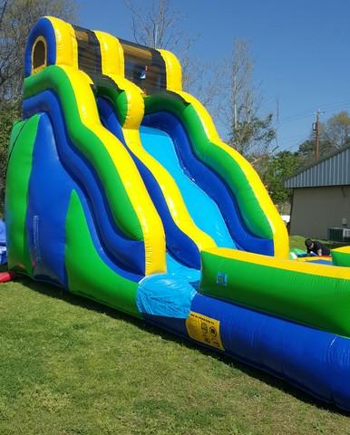 The 18Ft Wildin Wave Slide The 18Ft Wildin Wave Slide