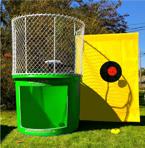 Towable Deluxe Dunk Tank With Window