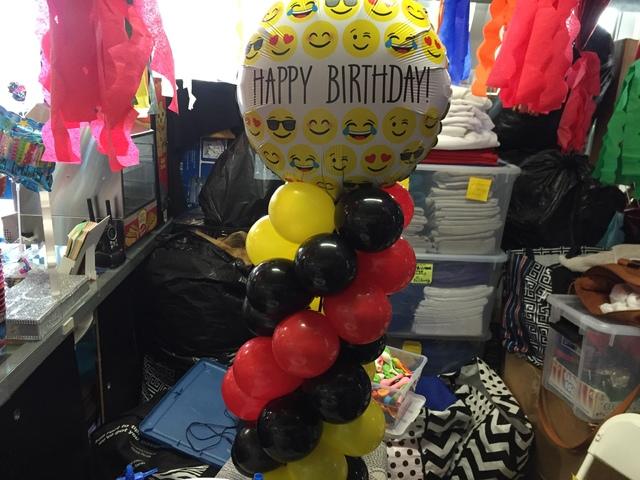 Happy Birthday   Balloon Centerpieces