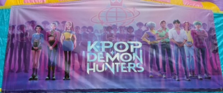 Huntrix Banner  Huntrix Banner