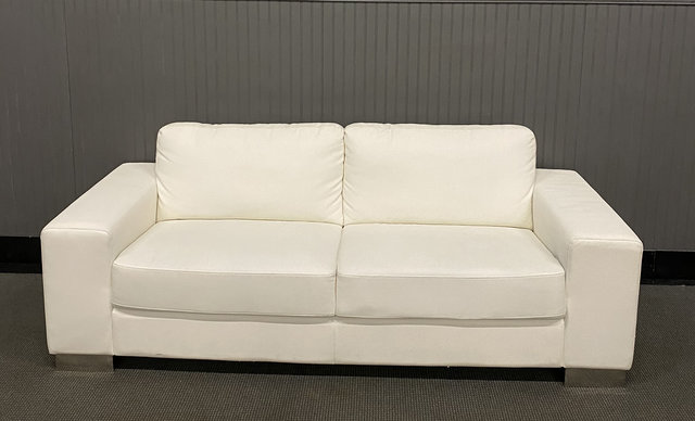 White Leather Couch (At Your Location) White Leather Couch (At Your Location)