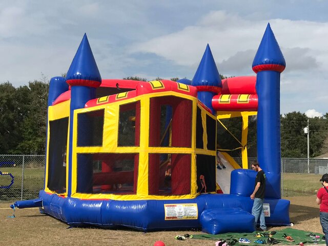 Classic 6 in 1 Combo Bouncehouse w / slide