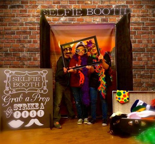 Selfie Booth Photo Party