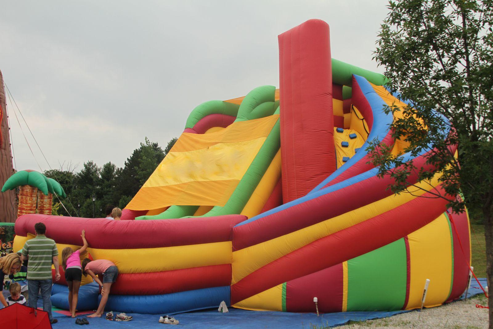 Jolly Jumps of St. Louis LLC bouncy castles, obstacle courses and