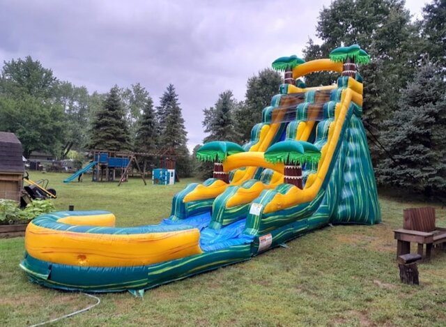 19 FT Tall Cali Water Slide with Detachable Pool 19 FT Tall Cali Water Slide with Detachable Pool