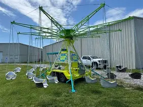 Flying 16 person Swing