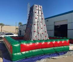 18 FT INFLATABLE ROCK WALL