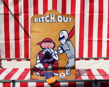 (42) Pitch Out