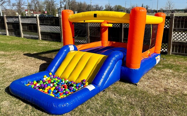 Orange Splash Bouncer with Slide Orange Splash Bouncer with Slide