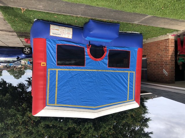 Large (R,W,B)Bounce House With Hoop Large (R,W,B)Bounce House With Hoop