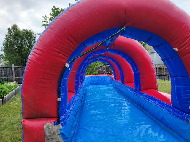 TSUNAMI SLIP N SLIDE W/POOL TSUNAMI SLIP N SLIDE W/POOL