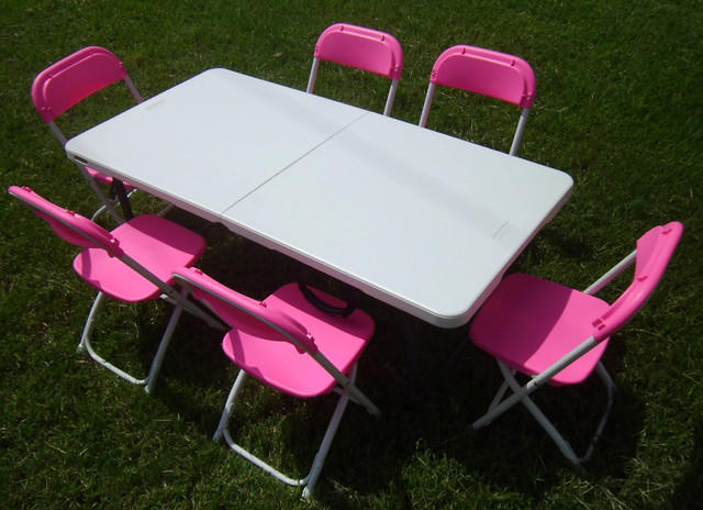 Toddler Pink Chairs with Table