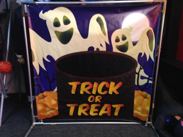 trick or treat game