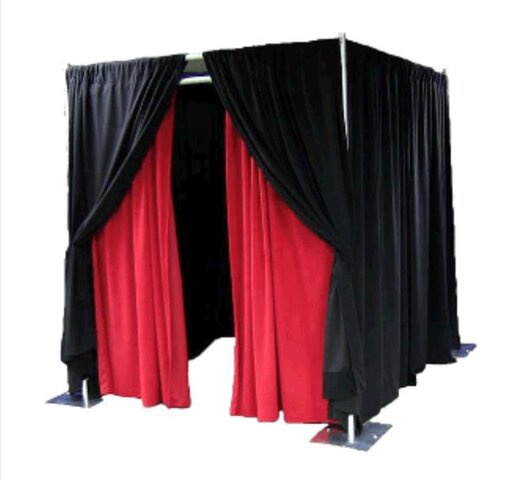D-Pipe And Drape Booth