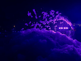 <center>LED Lights Night Time Foam Party (1hr) W/ Attendant