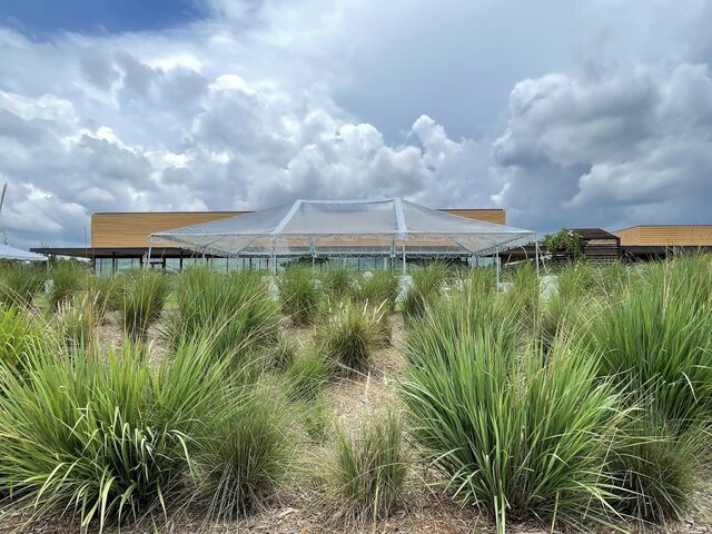 30 X 50 CLEAR TOP FRAME TENT 30 X 50 CLEAR TOP FRAME TENT