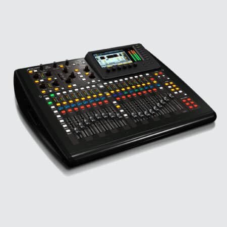Compact 40-Input 25-Bus Digital Mixing Console Compact 40-Input 25-Bus Digital Mixing Console