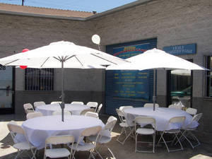 Umbrella Table w/8 Chairs Umbrella Table w/8 Chairs