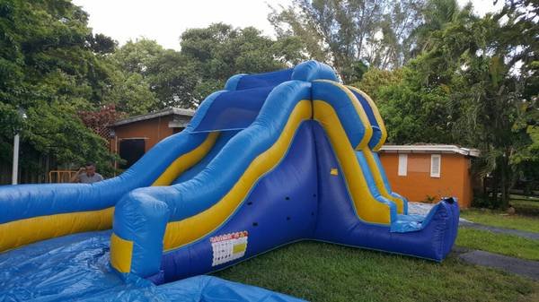 Blue Curve Water Slide 14' #31 Blue Curve Water Slide 14' #31