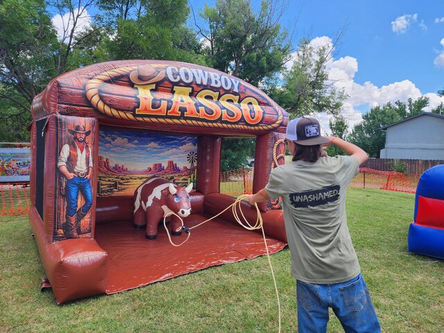 cowboy lasso country western cow roping contest