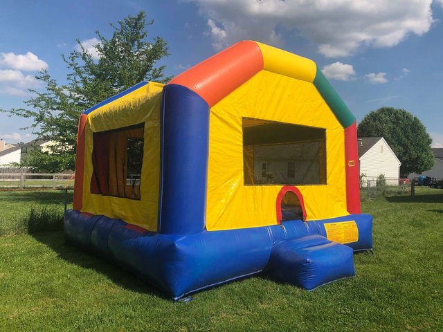 Fun Jump Bounce House, Concession Machine & Game Fun Jump Bounce House, Concession Machine & Game