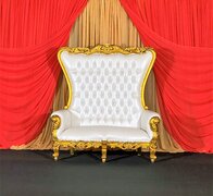 QUEEN TIFFANY LOVESEAT (WHITE AND GOLD)