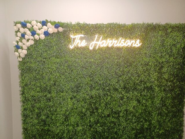 Boxwood Grass Wall Backdrop with Heavy Duty Stand Boxwood Grass Wall Backdrop with Heavy Duty Stand