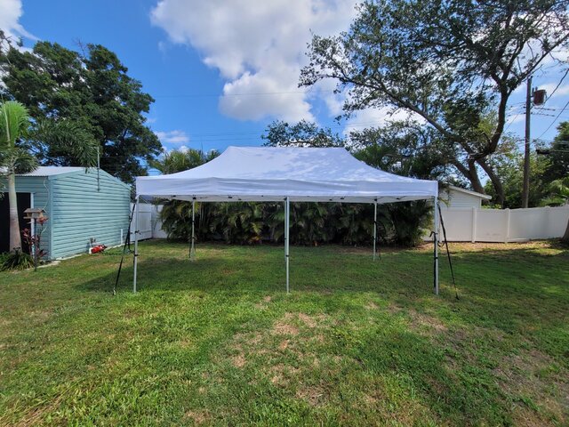 10'X20' POP UP PARTY TENT WHITE 10'X20' POP UP PARTY TENT WHITE