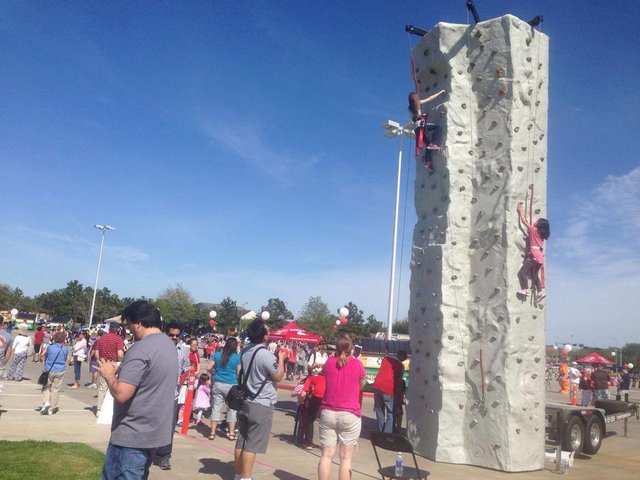 Mobile Rock Climbing Wall Mobile Rock Climbing Wall