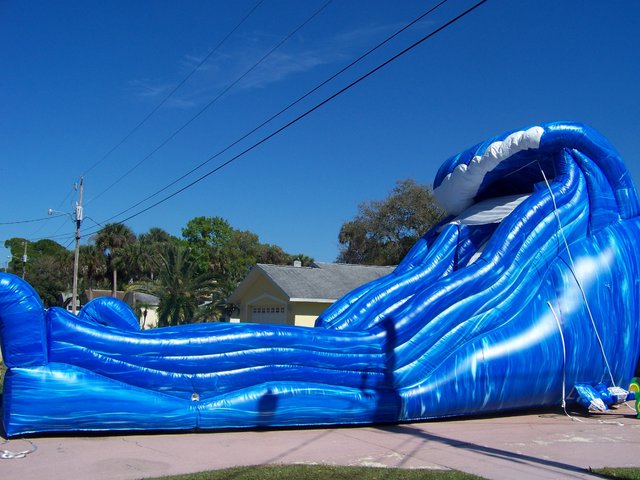 19' Wild Wave Water Slide - or Dry Slide 19' Wild Wave Water Slide - or Dry Slide