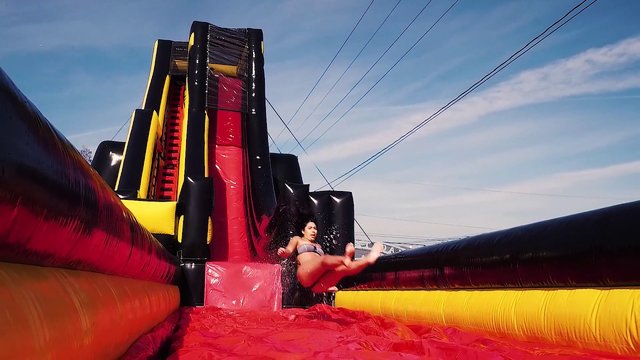 33 Ft Sling Shot Super Slide (WET) 33 Ft Sling Shot Super Slide (WET)