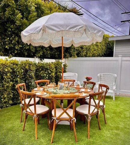 Maple Round Farm Table Maple Round Farm Table